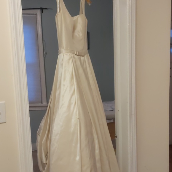 Madison James wedding dress - Picture 2 of 5